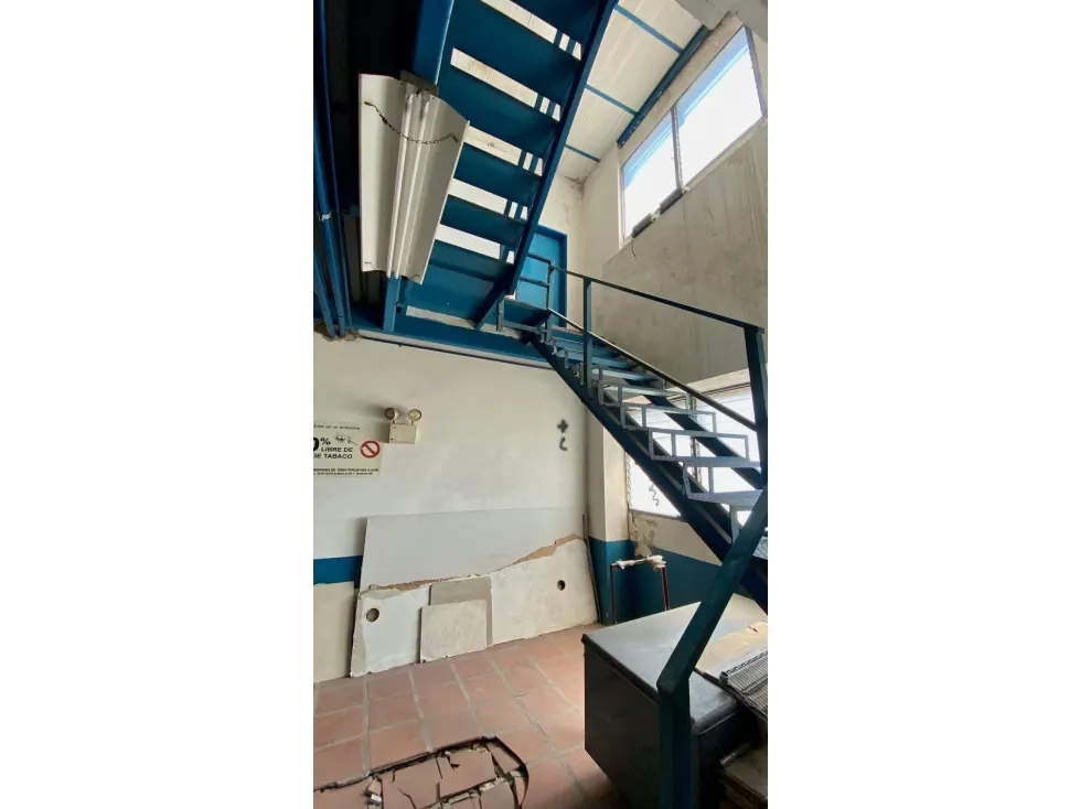 Vendo edificio industrial 4.200m2 Guarenas 0916 - 35