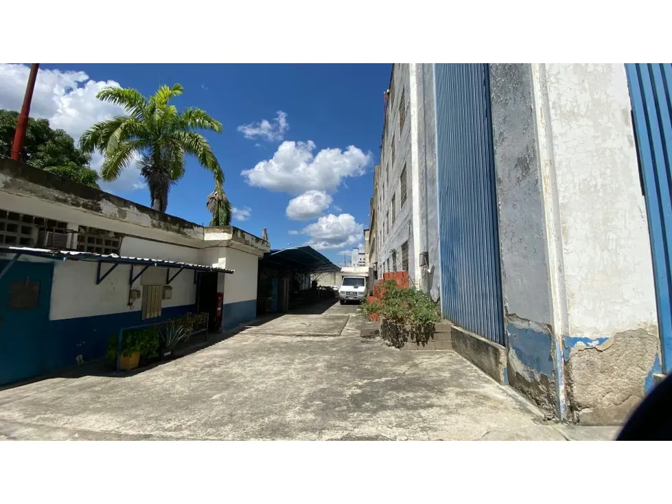 Vendo edificio industrial 4.200m2 Guarenas 0916 - 38