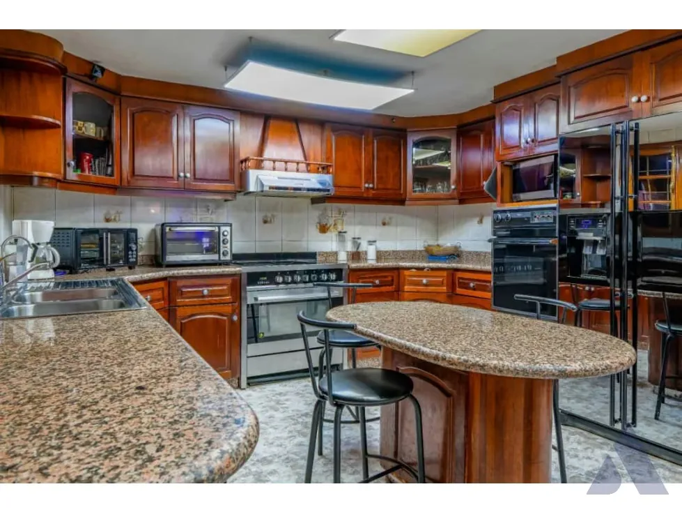 Vendo casa de 3 niveles 560m2 El Peñón 9257 - 5