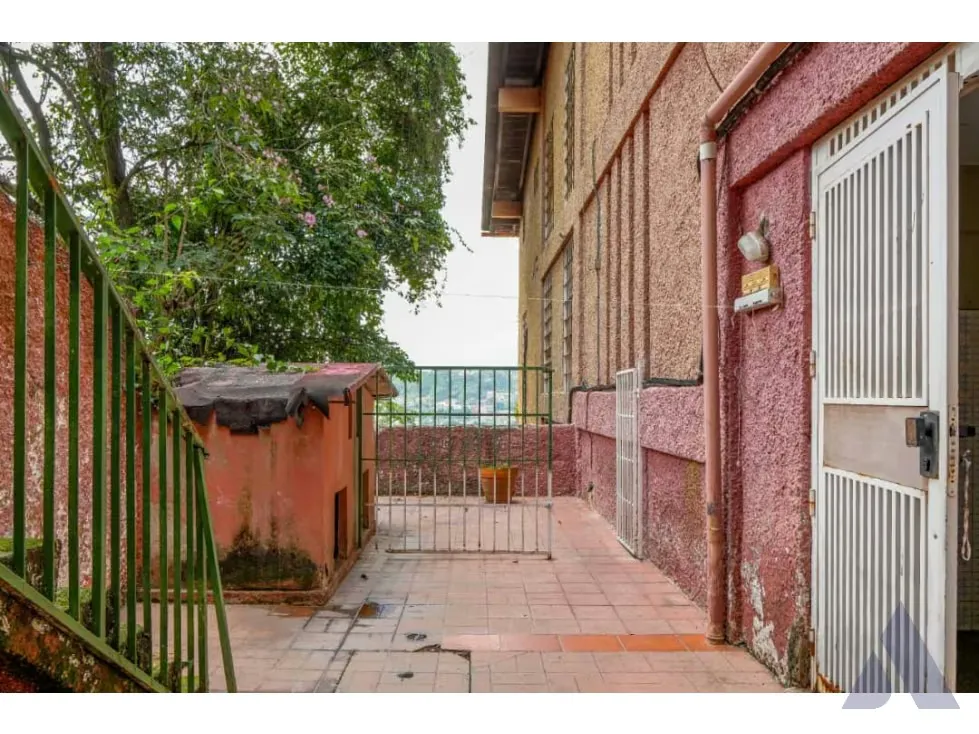 Vendo casa de 3 niveles 560m2 El Peñón 9257 - 9