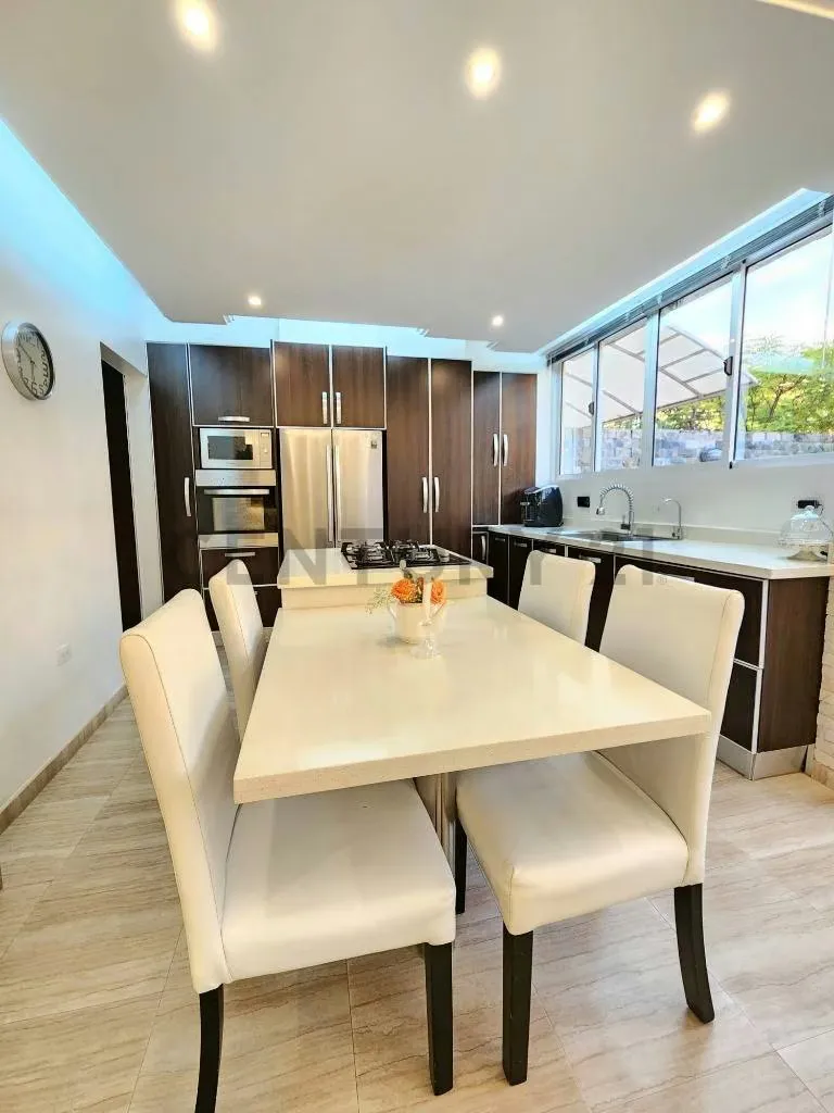 Hermoso Townhouse en Venta Conjunto Residencial Costa Dorada, Lecheria