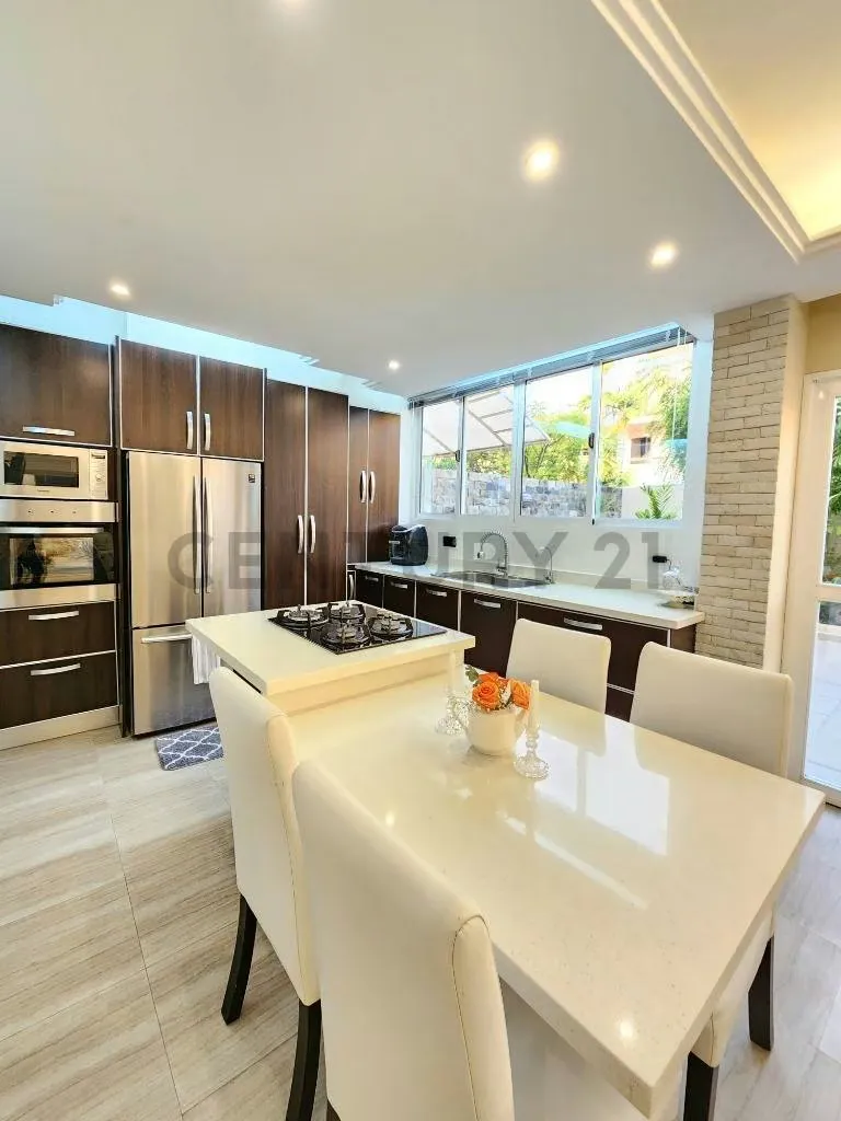 Hermoso Townhouse en Venta Conjunto Residencial Costa Dorada, Lecheria - 3