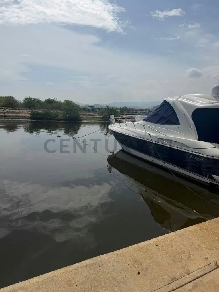 En Alquiler Apartamento con Puesto de Muelle en C.R. Las Marinas, Lechería - 14
