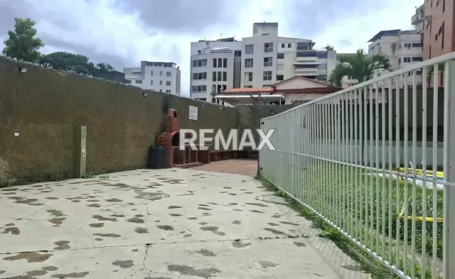 Venta Pent house con mucho potencial!! En la Urbanización La Paz El Paraiso - 17