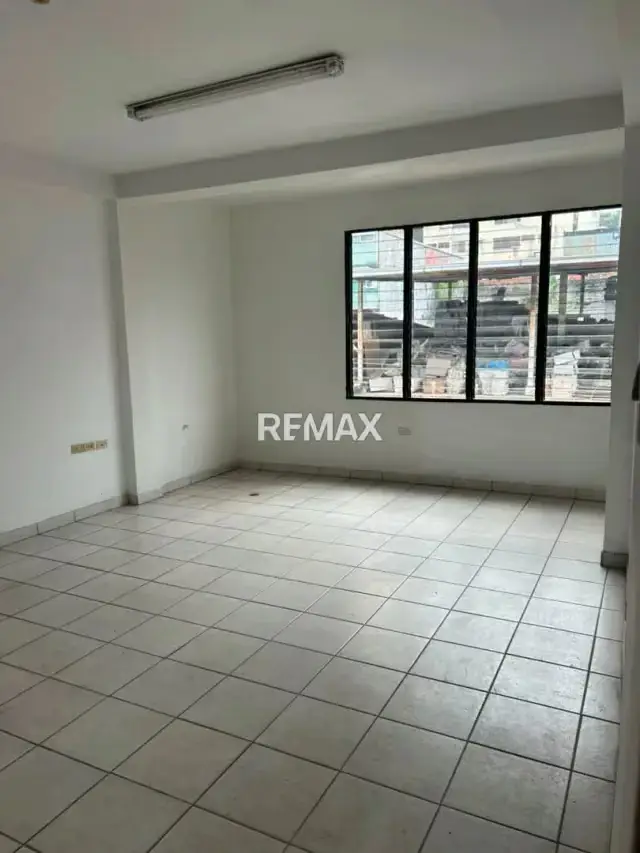 LOCAL COMERCIAL EN VENTA EN EL CENTRO TORRE OASIS
