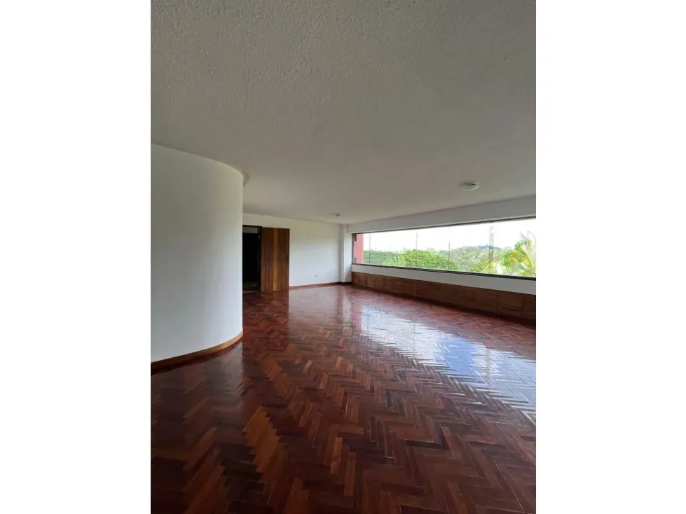 Vendo apartamento 238m2 La Lagunita 0648 - 2