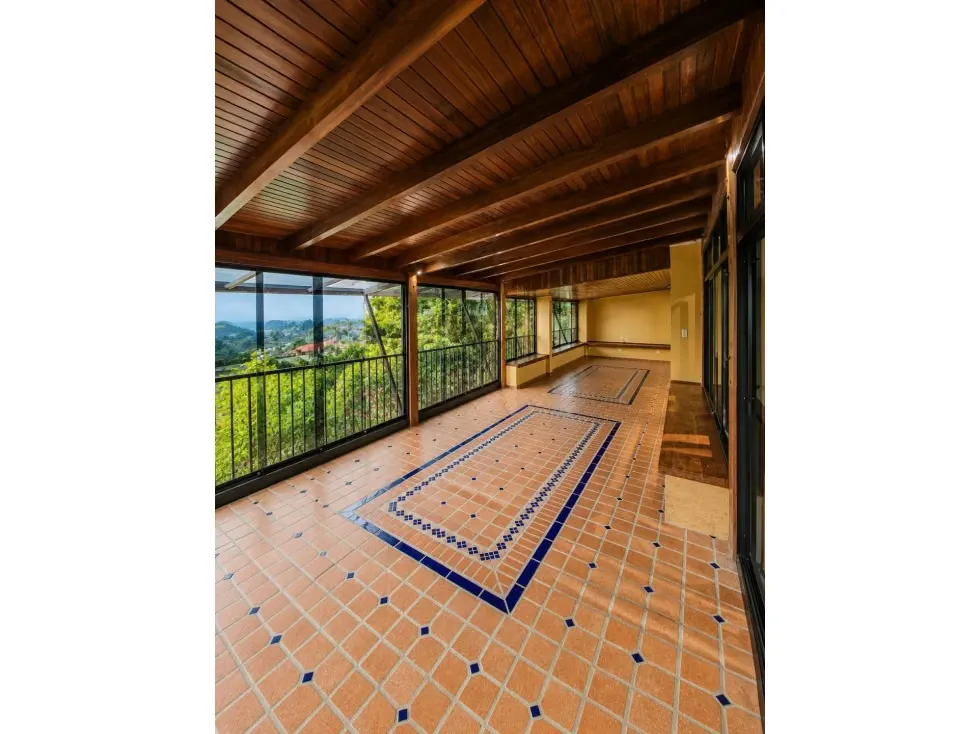 CASA EN ALQUILER 270 M2 - URB PRADOS DEL ESTE