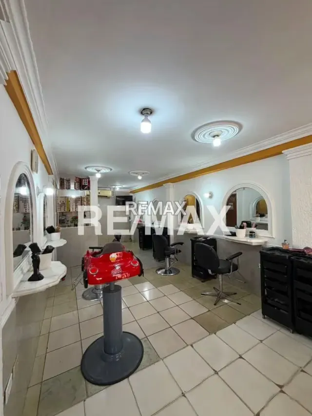 Casa Amplia para Remodelar - 8