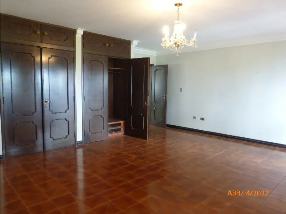 Vendo casa 1250m2 La Lagunita 2332 - 36