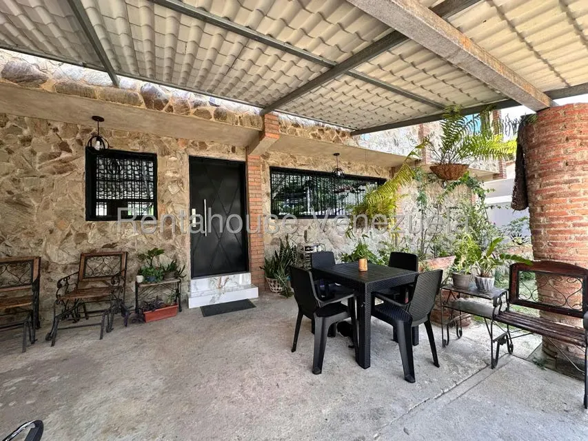 Casa (Duplex) en Venta en El Limon, Aragua - 2