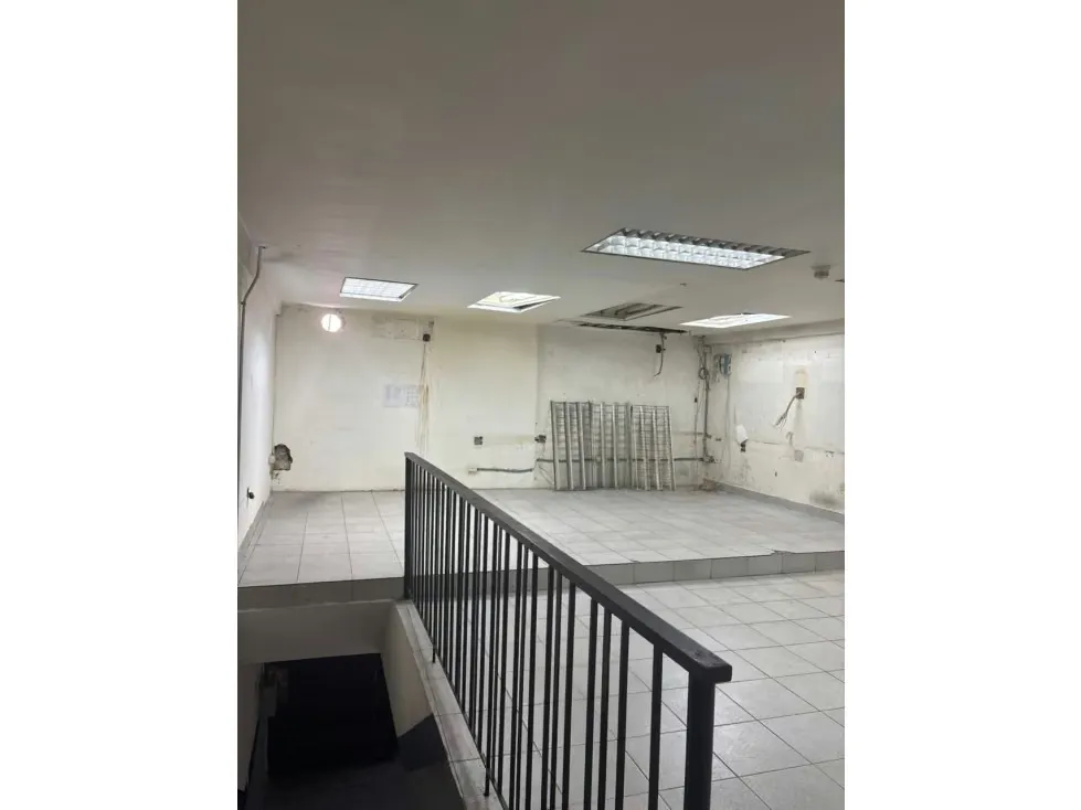 Local en alquiler 100m², Quinta Crespo - 5