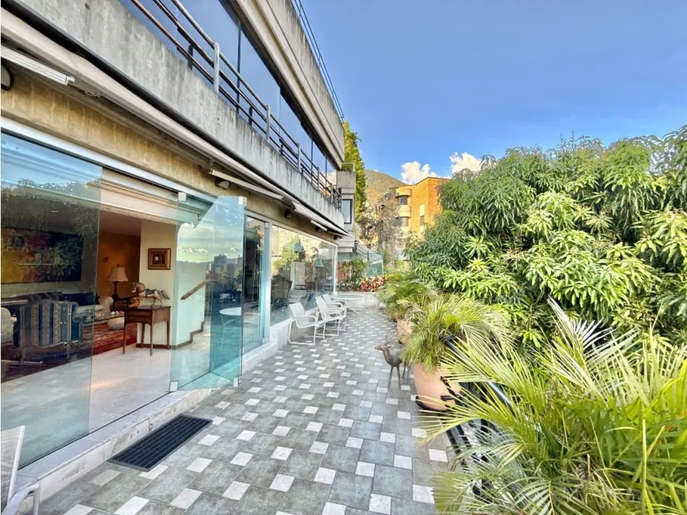 Se vende apto 300 m2 2h+s/3b+s/4p Altamira - 2