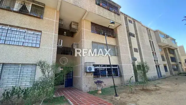 APARTAMENTO EN VENTA LOMA LINDA LAGO MAR BEACH MARACAIBO