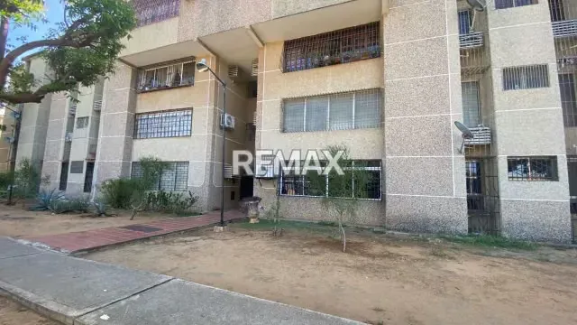 APARTAMENTO EN VENTA LOMA LINDA LAGO MAR BEACH MARACAIBO - 4