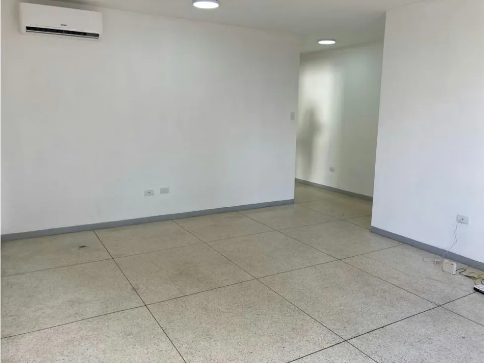 En alquiler oficina 59m2 Los Dos Caminos 9276