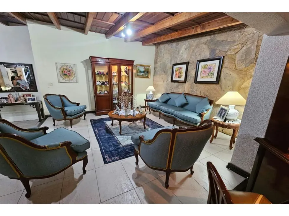 Venta de Casa en San Bernardino 158202OR 650m2/6H+1HS/6B+1BS/4PE - 2
