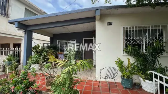 2 Casas para uso Residencial o Comercial