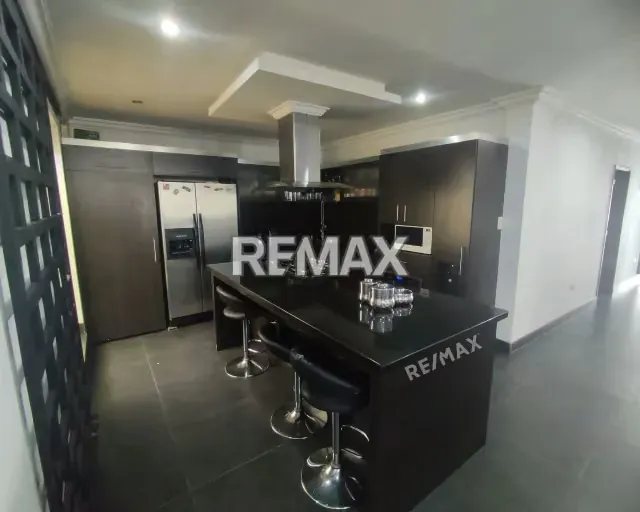 EN VENTA AMPLIA CASA, EN JUAN GRIEGO, URB. EL CARDENAL, ISLA DE MARGARITA. - 2