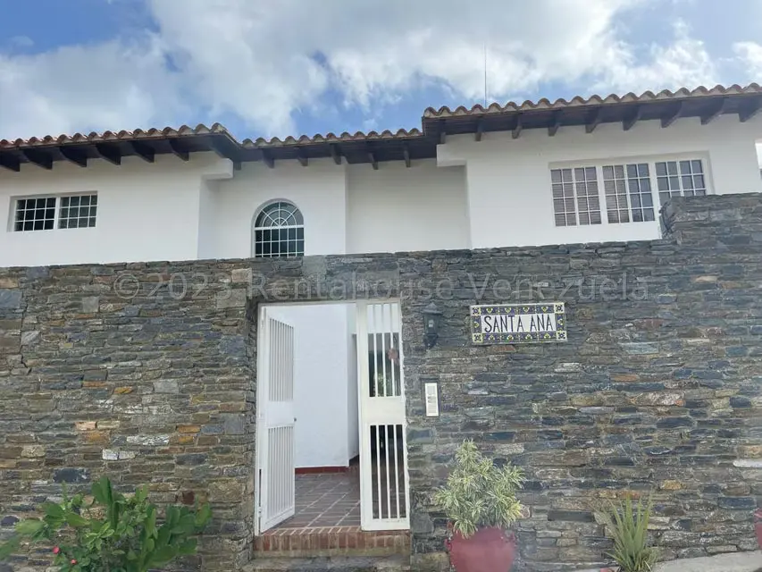 Casa (Multipes Niveles) en Venta en La Lagunita Country Club, Distrito Metropolitano - 2