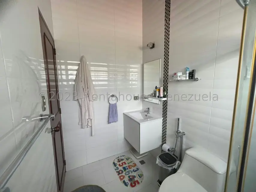 Casa (Multipes Niveles) en Venta en La Lagunita Country Club, Distrito Metropolitano - 30