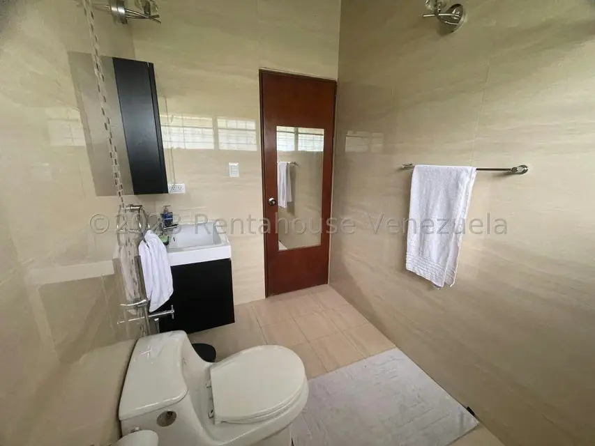 Casa (Multipes Niveles) en Venta en La Lagunita Country Club, Distrito Metropolitano - 37