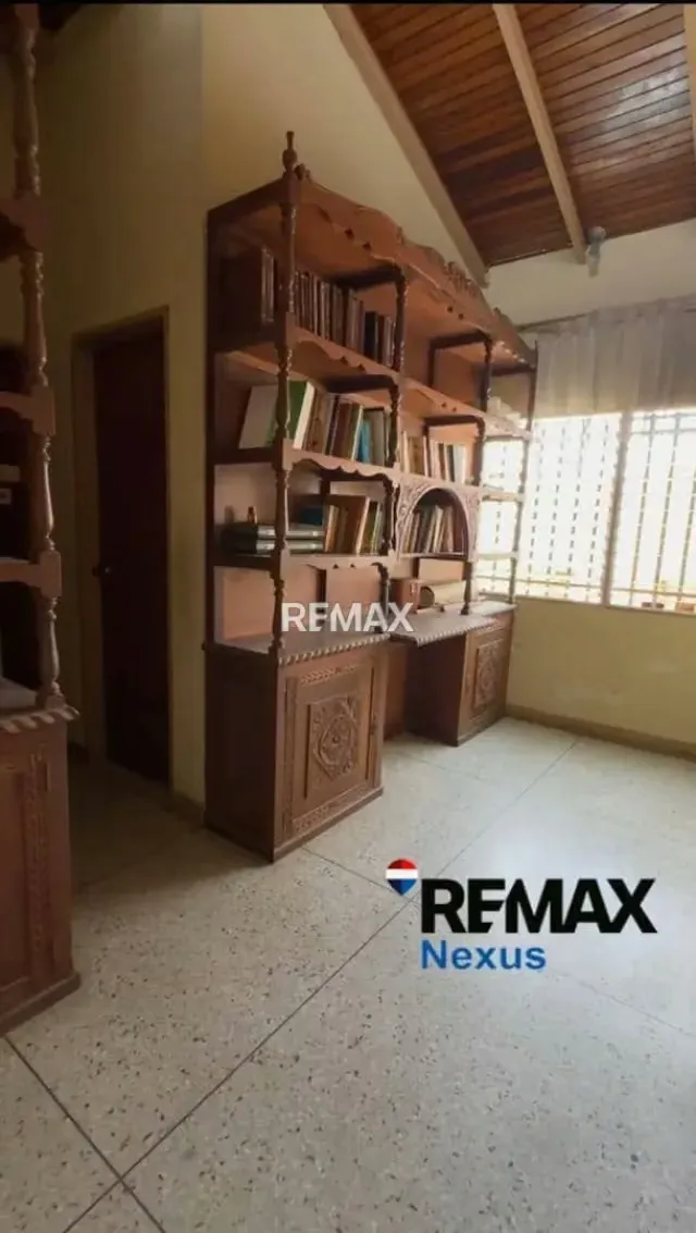 SE VENDE HERMOSA CASA, UBICADA EN LA URB SANTA ANA - 3