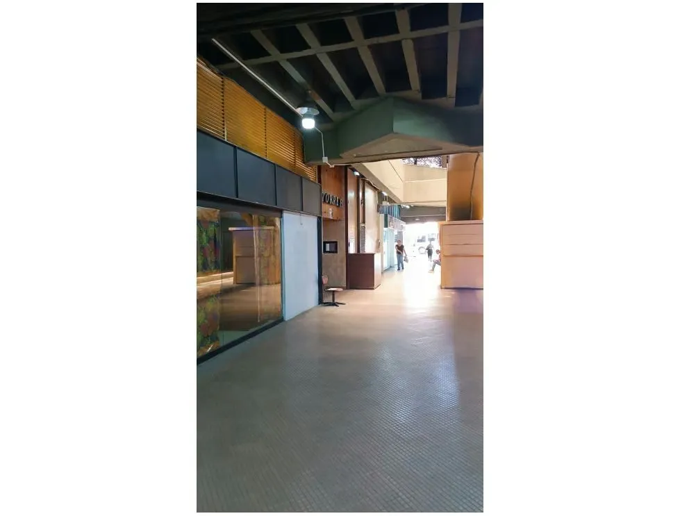 Alquilo local comercial 203m2 El Paraiso 4437 - 3