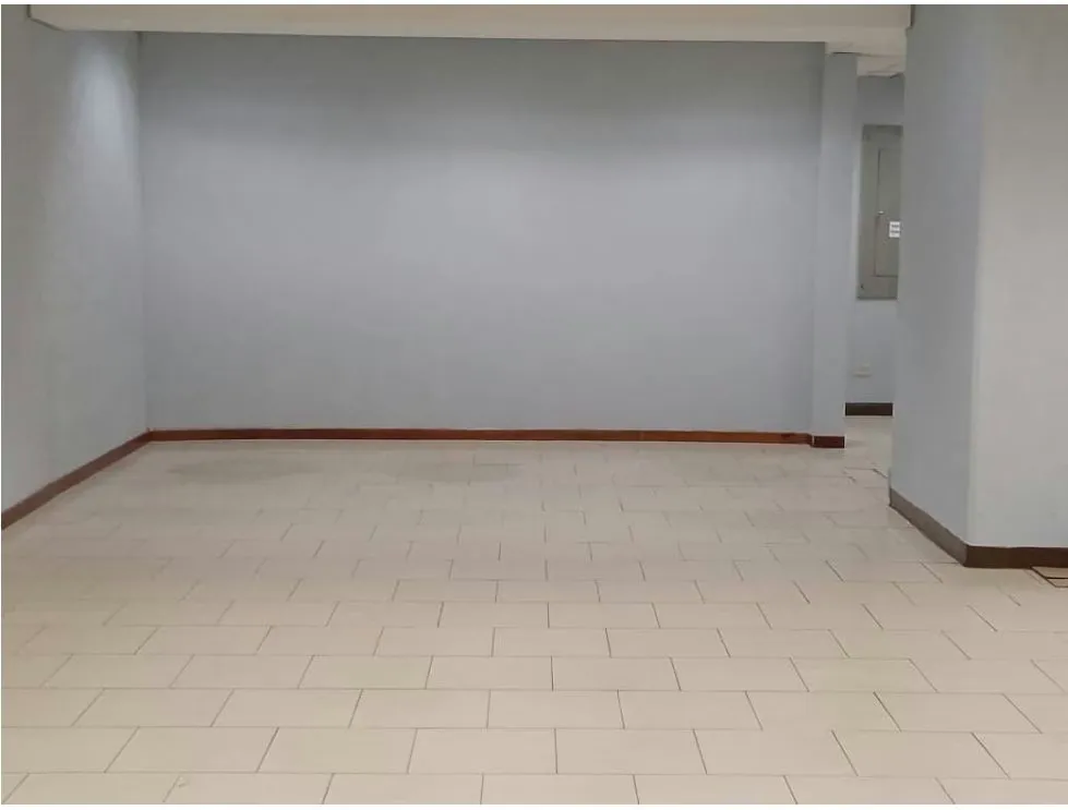 Alquilo local comercial 203m2 El Paraiso 4437 - 5