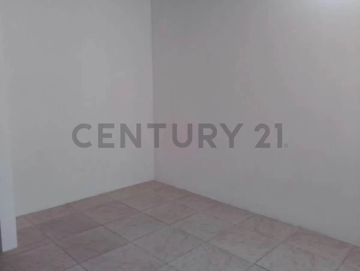 Amplia Casa 162m2 de terreno y 92 contrucción, Zona Tranquila - 5