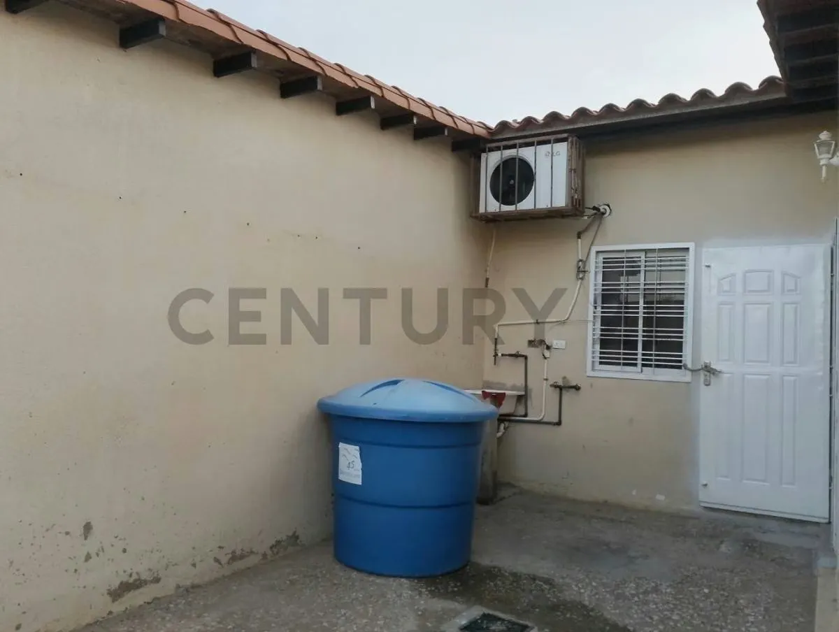 Amplia Casa 162m2 de terreno y 92 contrucción, Zona Tranquila - 10