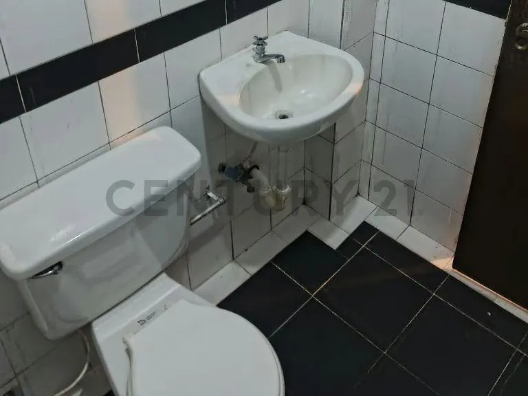 ¡Ubicación Estratégica! impresionante Local de 156m2 a pie de Avenida Orinoco. - 4