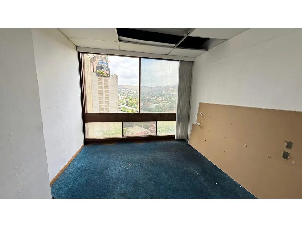 Se vende oficina 120m² Prados del Este - 3