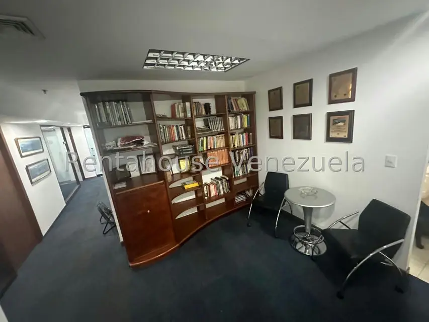 Oficina en Venta en Prados del Este, Distrito Metropolitano - 13