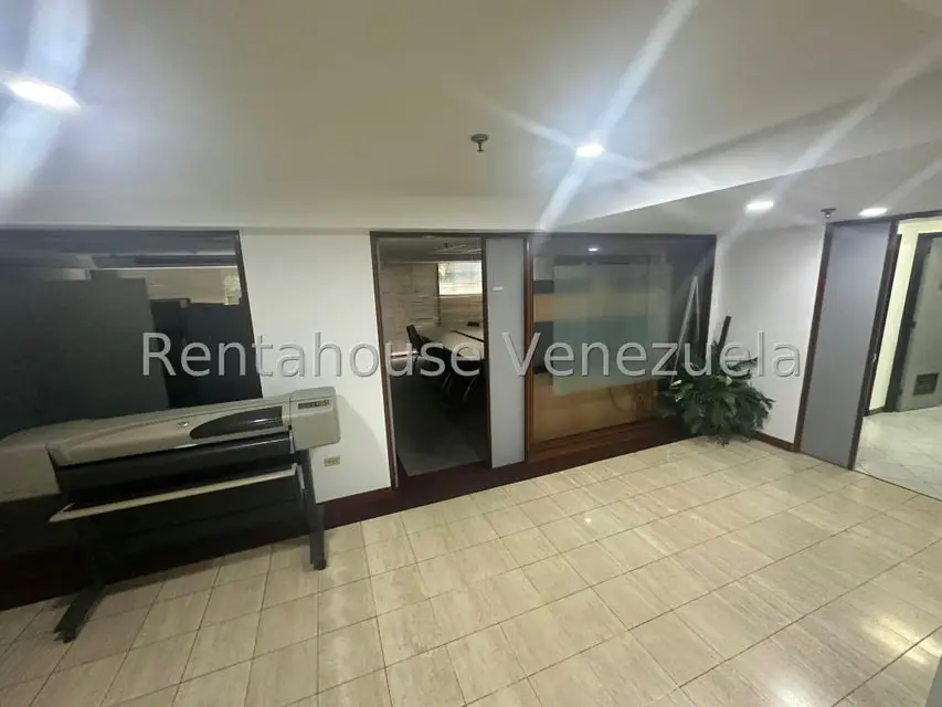 Oficina en Venta en Prados del Este, Distrito Metropolitano - 32