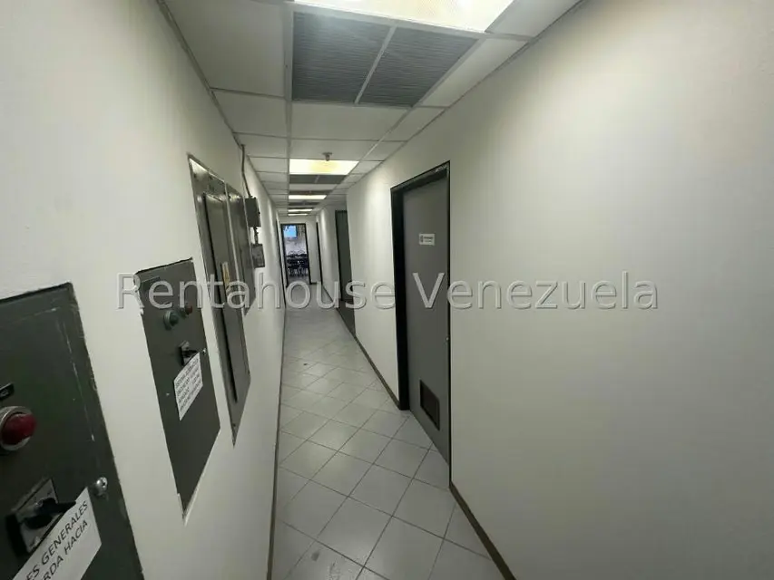 Oficina en Venta en Prados del Este, Distrito Metropolitano - 40