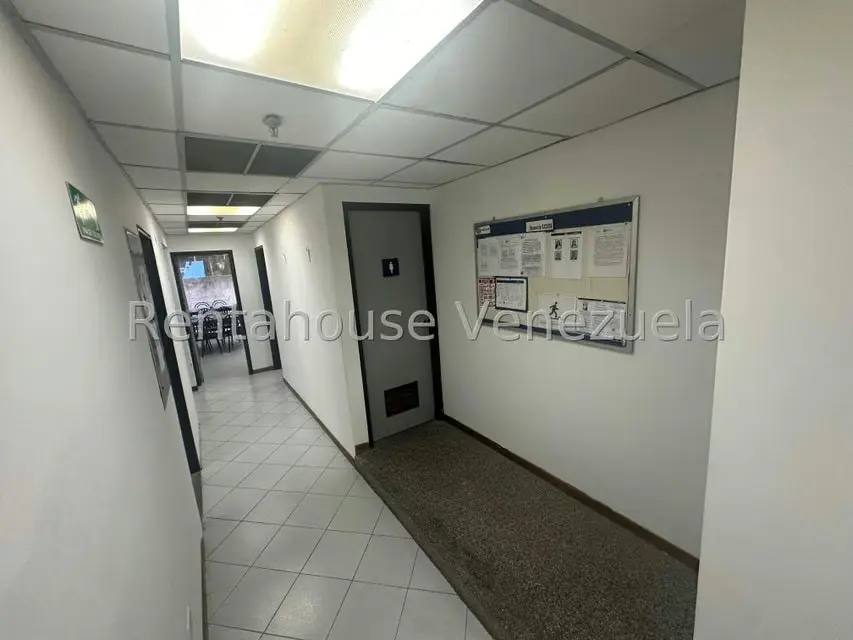 Oficina en Venta en Prados del Este, Distrito Metropolitano - 41