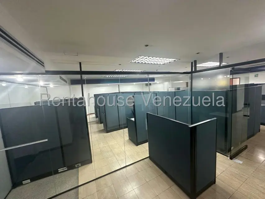 Oficina en Venta en Prados del Este, Distrito Metropolitano - 51