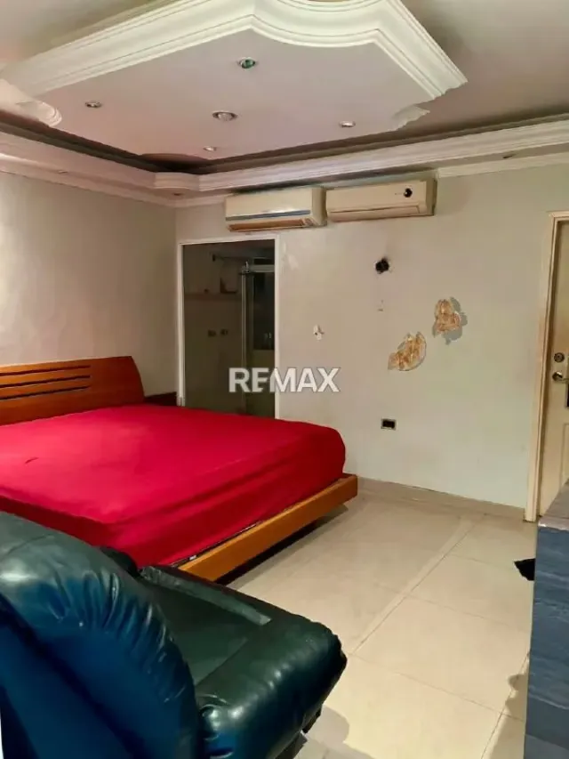 Casa actualizada en Urbanización Altamira, Zona Oeste. En Venta - 8