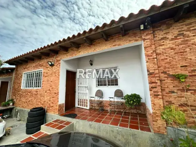 EN VENTA CASA EN EL VALLE DEL ESPIRITU SANTO, URB VALLE HERMOSO - ISLA DE MARGARITA