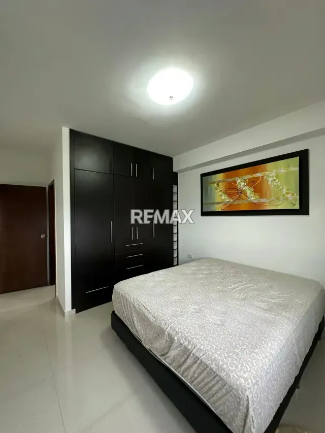 En ALQUILER apartamento ubicado en La Castellana. Residencias Paramillo Suites - 8