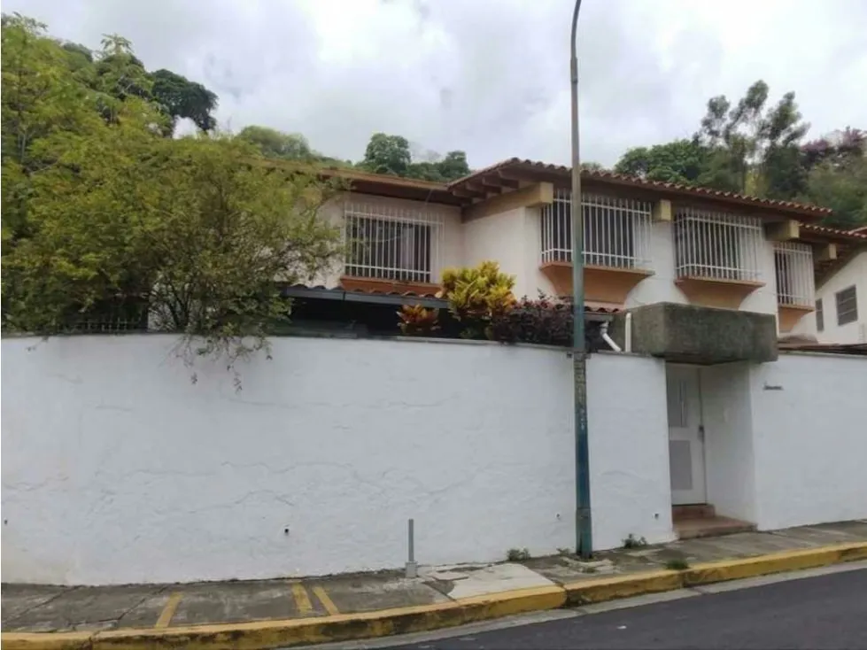 Vendo casa en calle cerrada 259m2 Alto Prado 7699