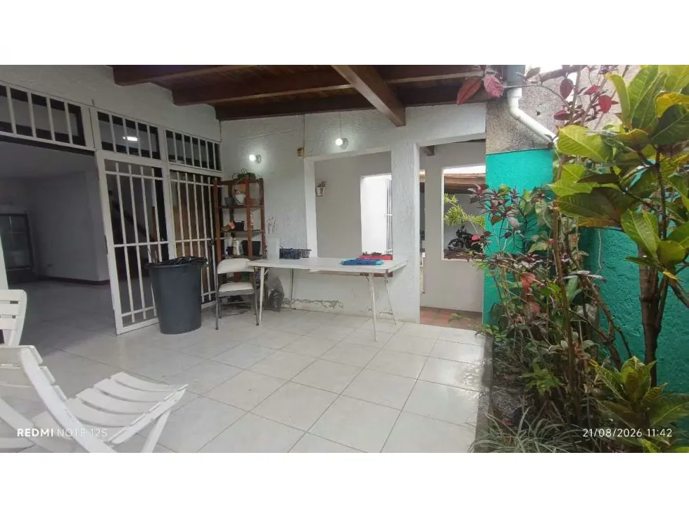 Vendo casa en calle cerrada 259m2 Alto Prado 7699 - 12