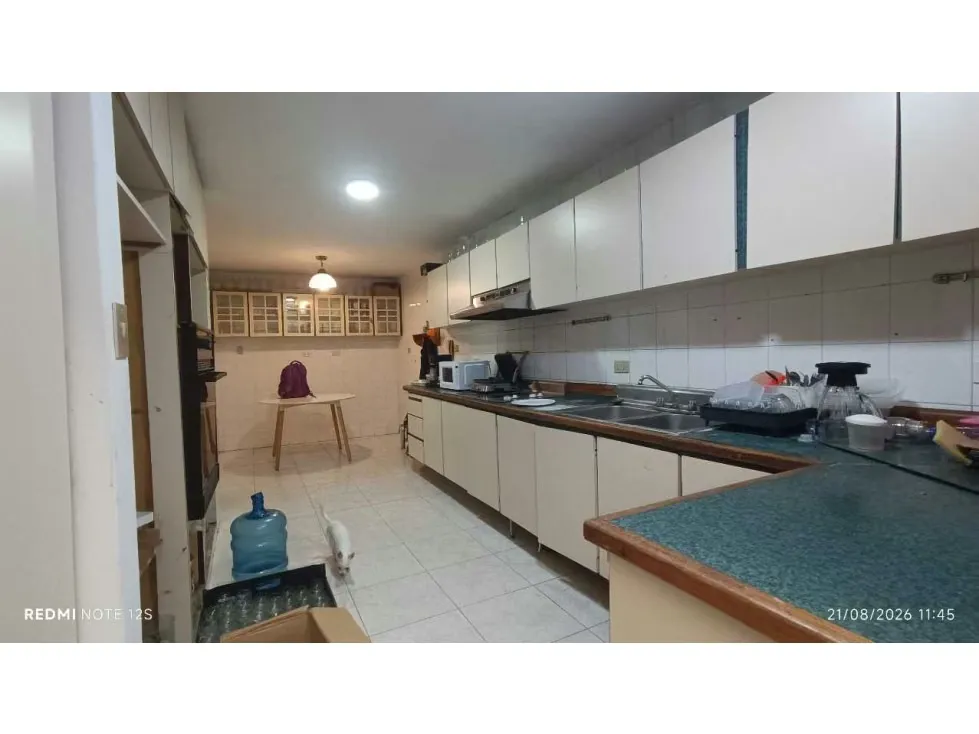 Vendo casa en calle cerrada 259m2 Alto Prado 7699 - 13