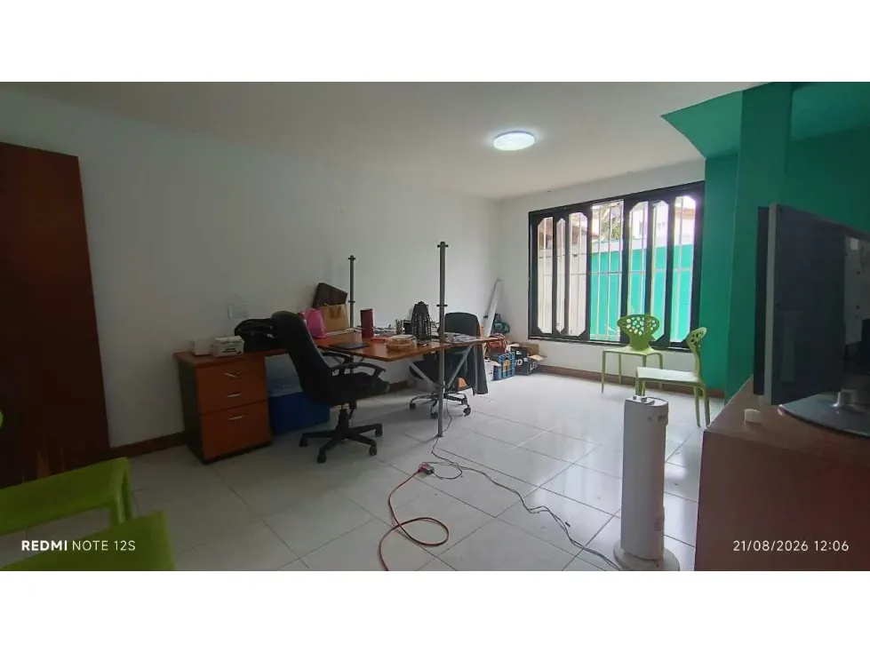 Vendo casa en calle cerrada 259m2 Alto Prado 7699 - 17
