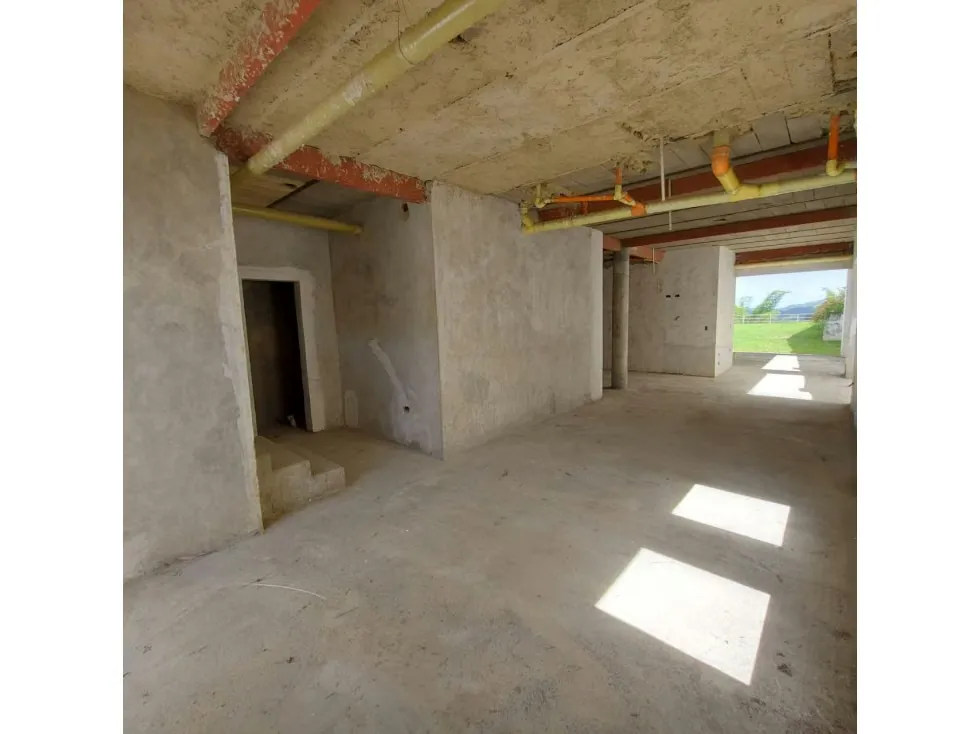 Casa Bifamiliar en Venta en Loma Linda 8H/ 10B/ 10P /1M - 9