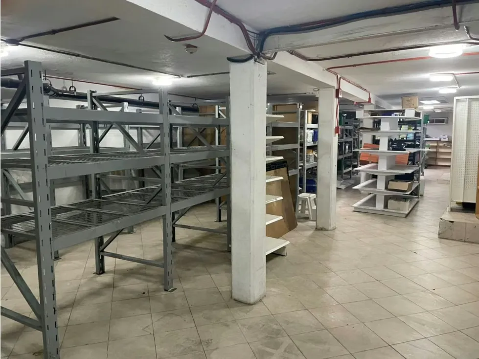 Vendo edificio 1378m2 Los Chaguaramos 6482 - 8
