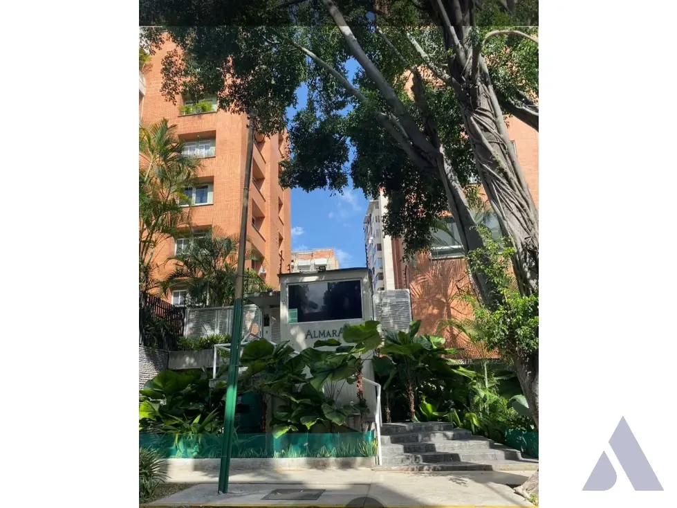 Alquilo apartamento 160m2 Campo Alegre 0295