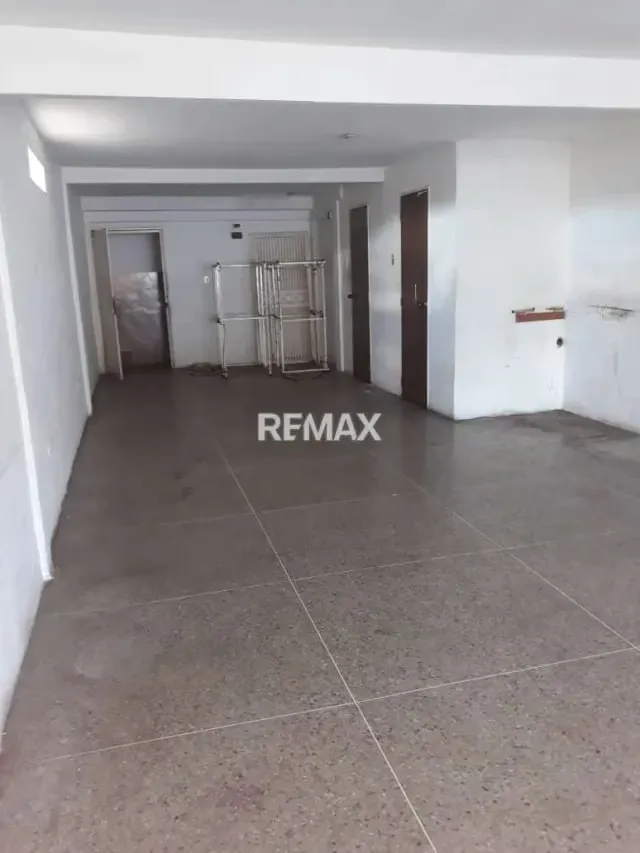 Local comercial de 90 mtrs en Catia - 3