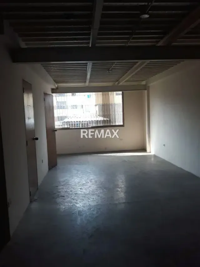 Local comercial de 90 mtrs en Catia - 5