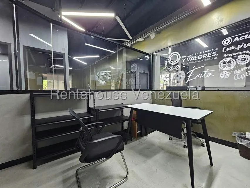 Industrial en Venta en Los Chaguaramos, Distrito Metropolitano - 58